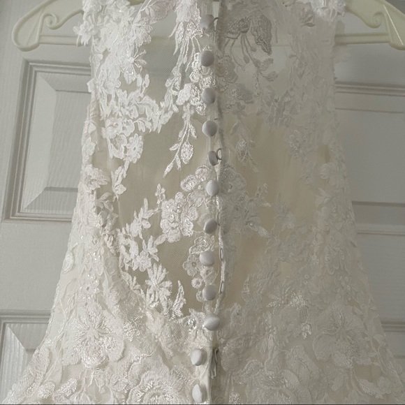 Kleinfeld wedding dress - Cathrine off the shoulder - Picture 7 of 11